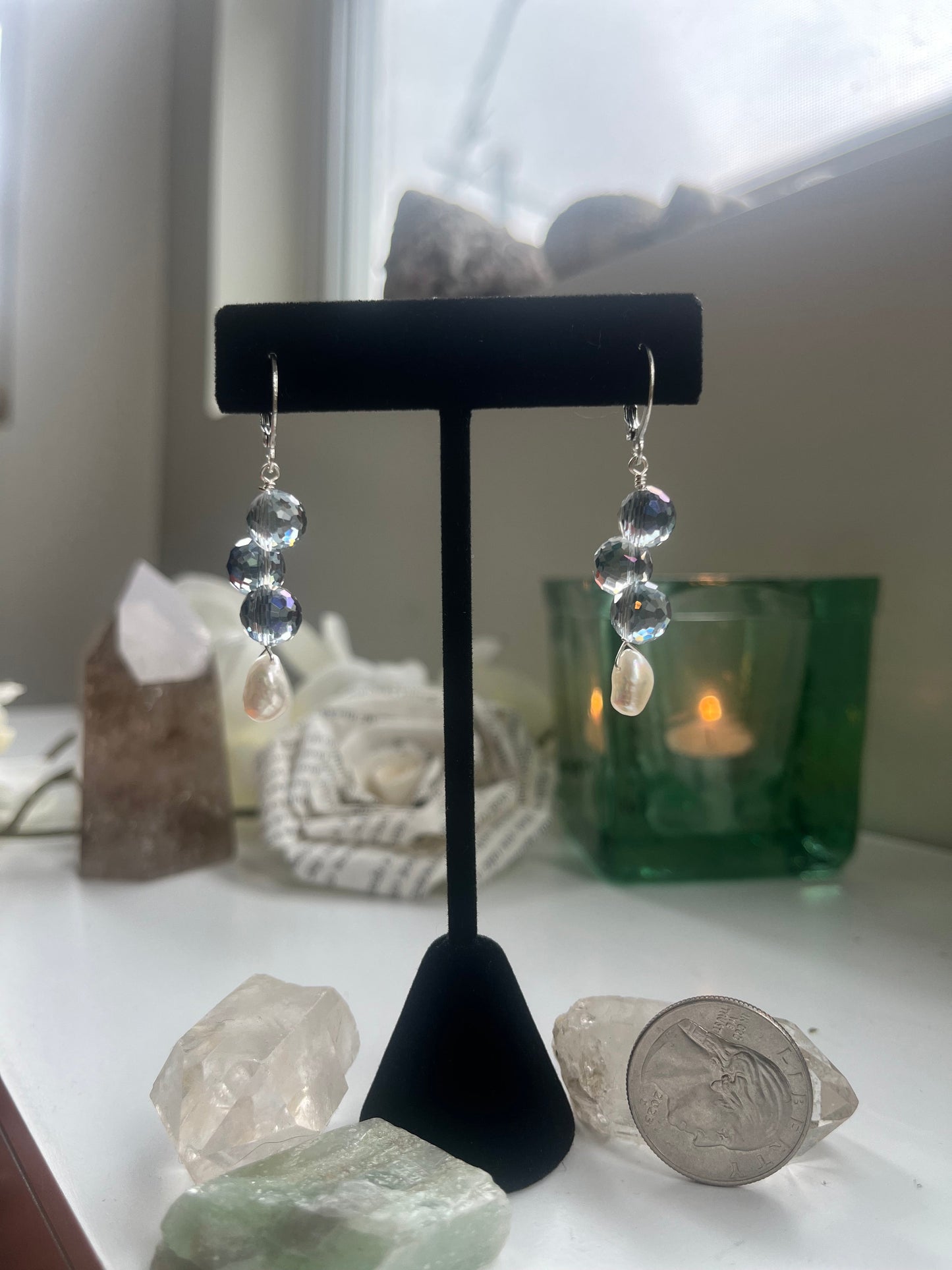 Triple faceted glass beads with beautiful irredescent and freshwater pearls AN23-EP0012