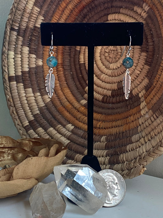 Adventurine bead with feather earrings