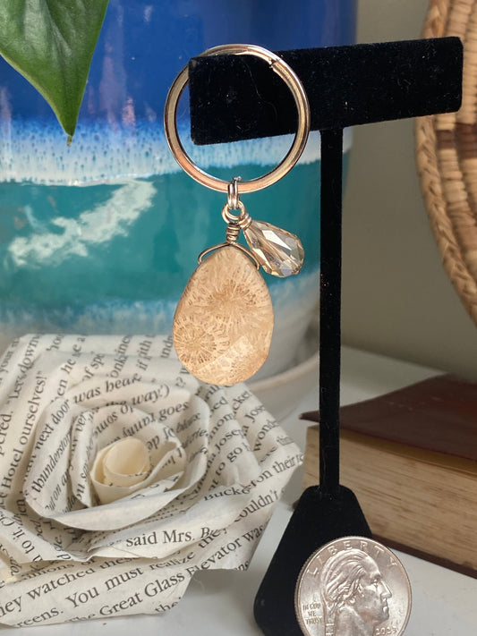 Fossilized coral bead with glass teardrop bead keychain KC23-KC0020